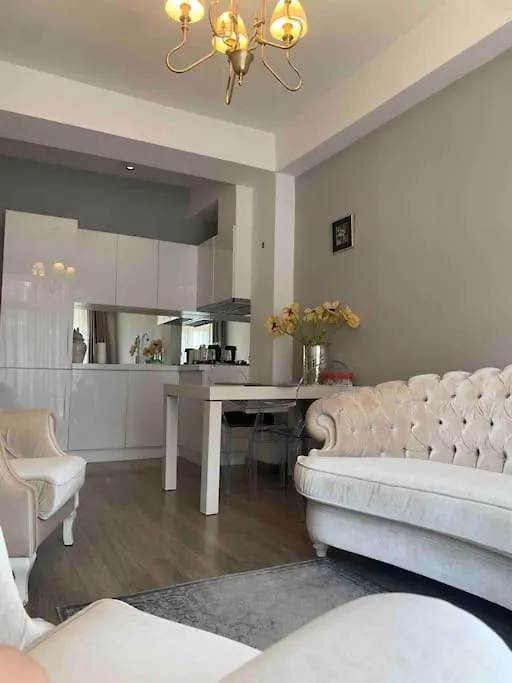 Cozy Apartment In Tbilisi