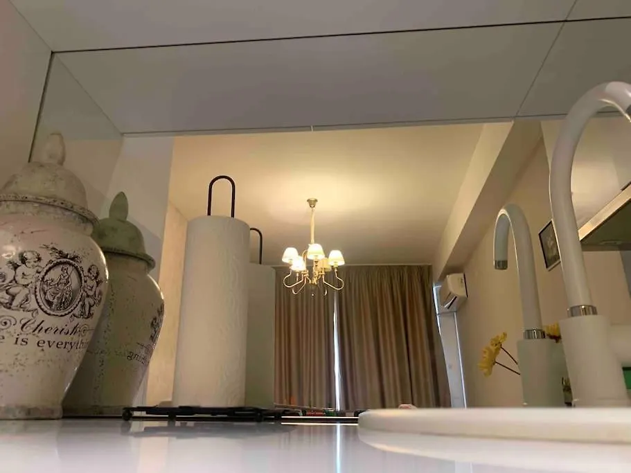 Cozy Apartment In Tbilisi